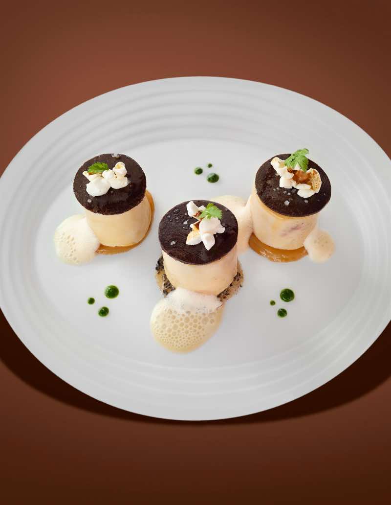 Supr�me de volaille jaune, ma�s et blettes au jus truff�